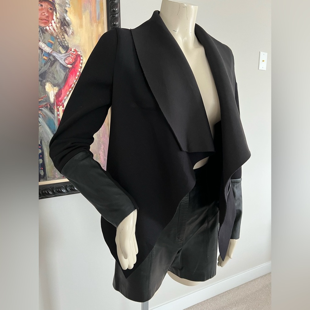 RUDSAK Black Draped Open-Front Jacket with Leather Trim – Modern Statement - Picture 5 of 16